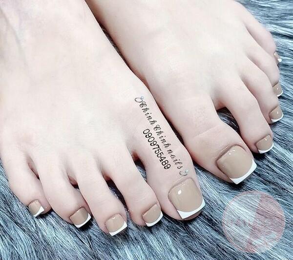 Những mẫu nail chân đẹp đơn giản và thời thượng nhất